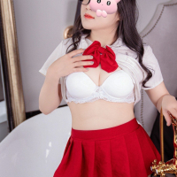 Phương Trúc dễ thương cuốn hút bởi gương mặt xinh như mộng